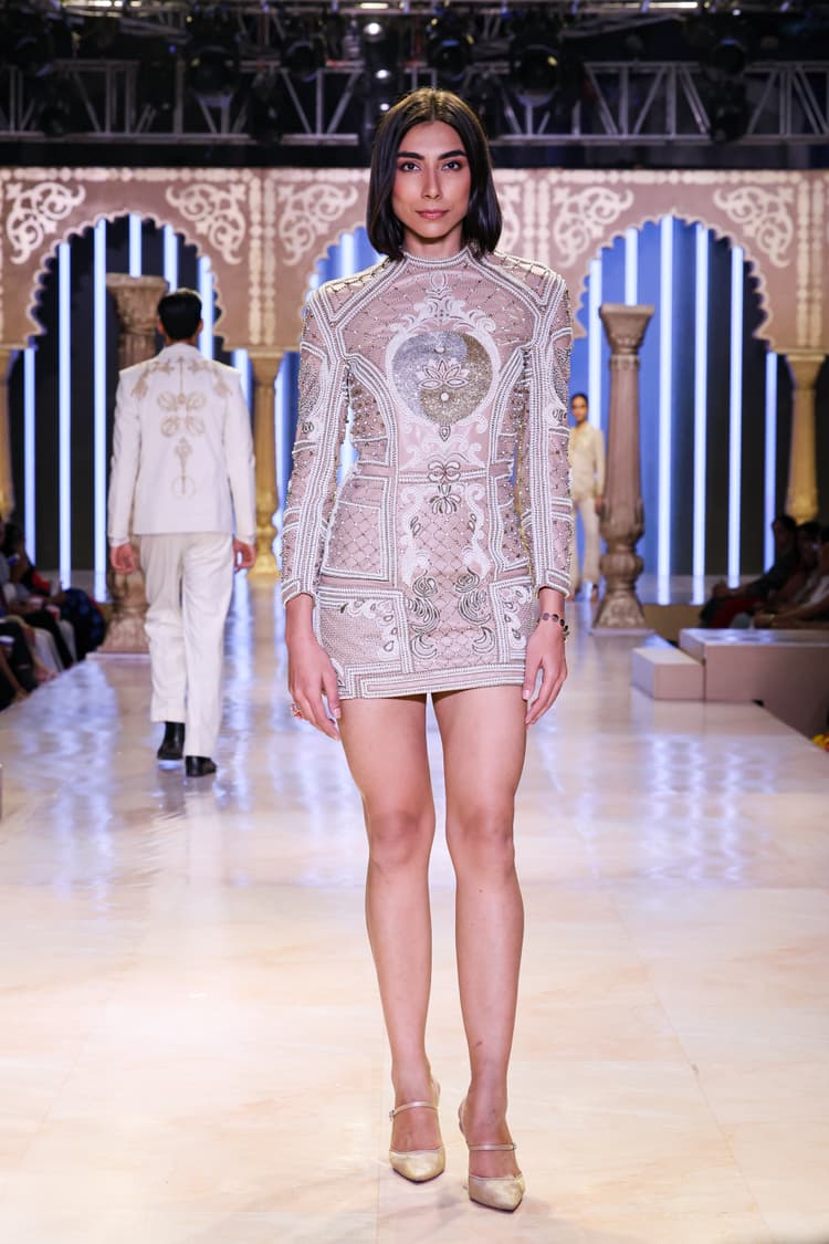 Fashion runway - Theia collection