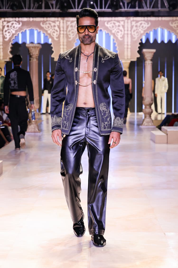 Fashion runway - Yali collection